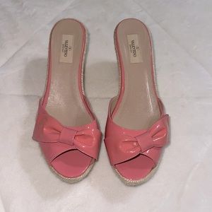 Pre-owned Valentino Garavani Patent Leather Espadrilles In Pink